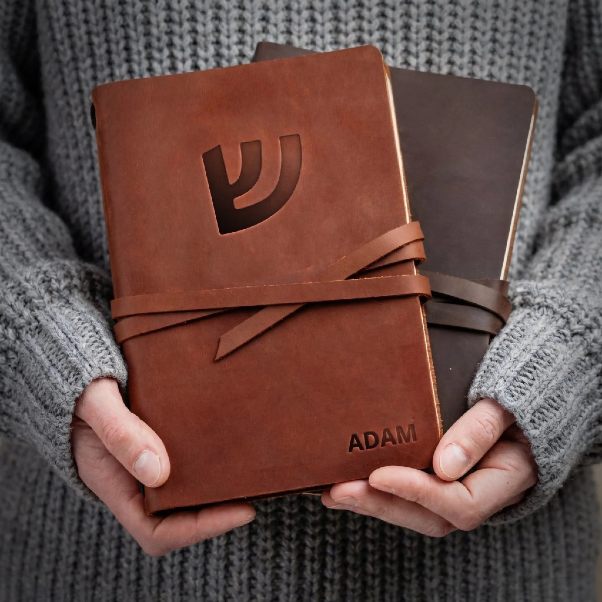 LEATHER-JOURNAL-MENORA-01