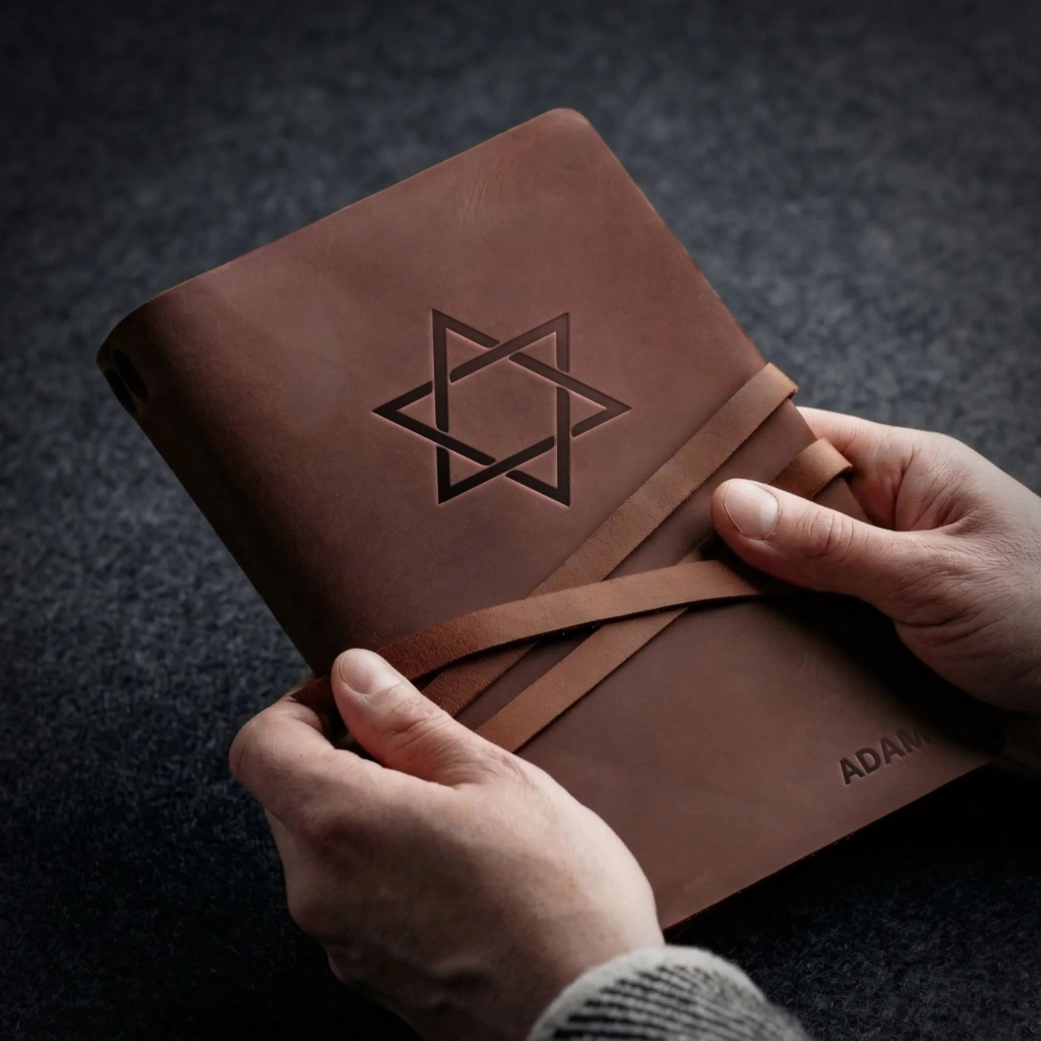 LEATHER-JOURNAL-MENORA-02