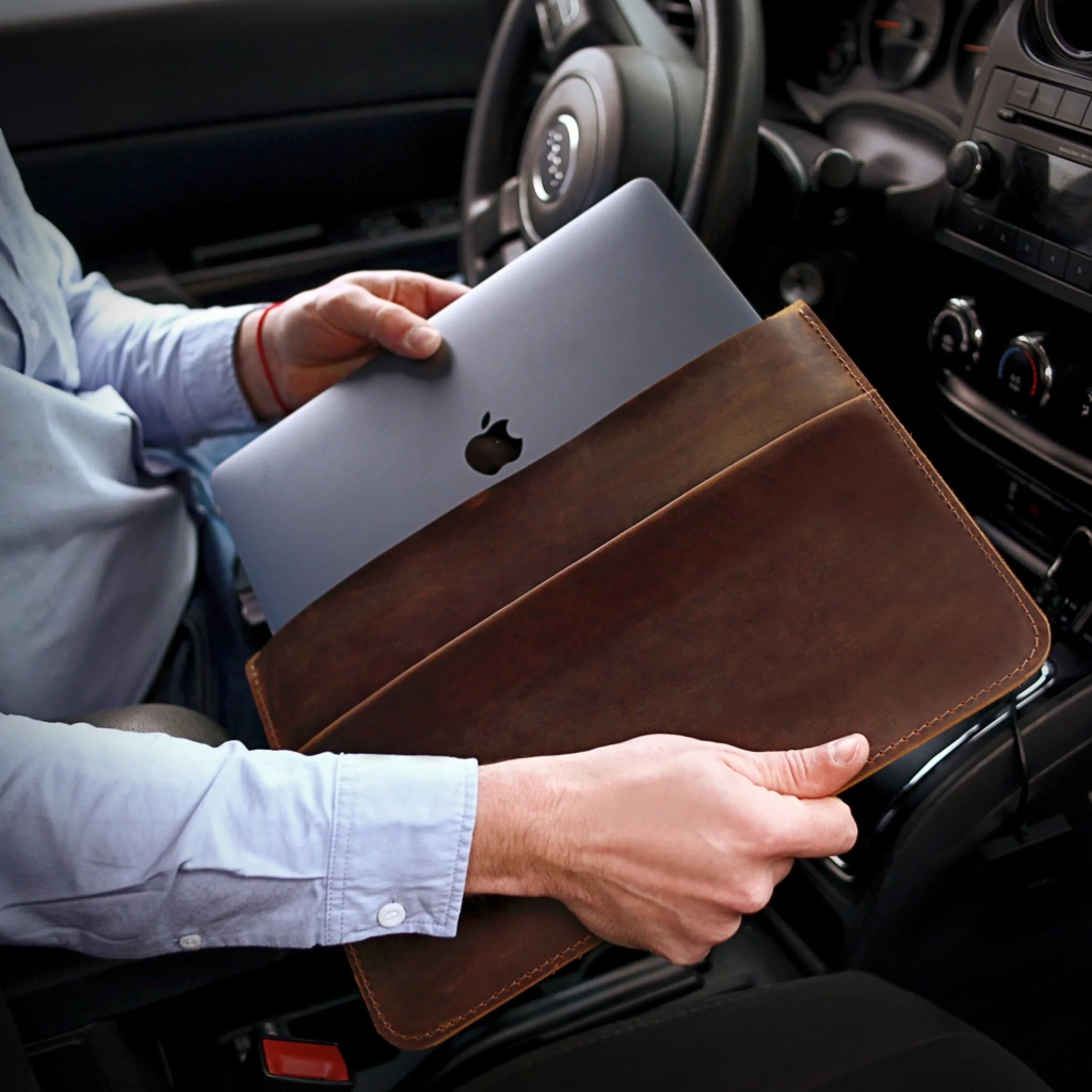 LAPTOP-CASE-MAIN-001