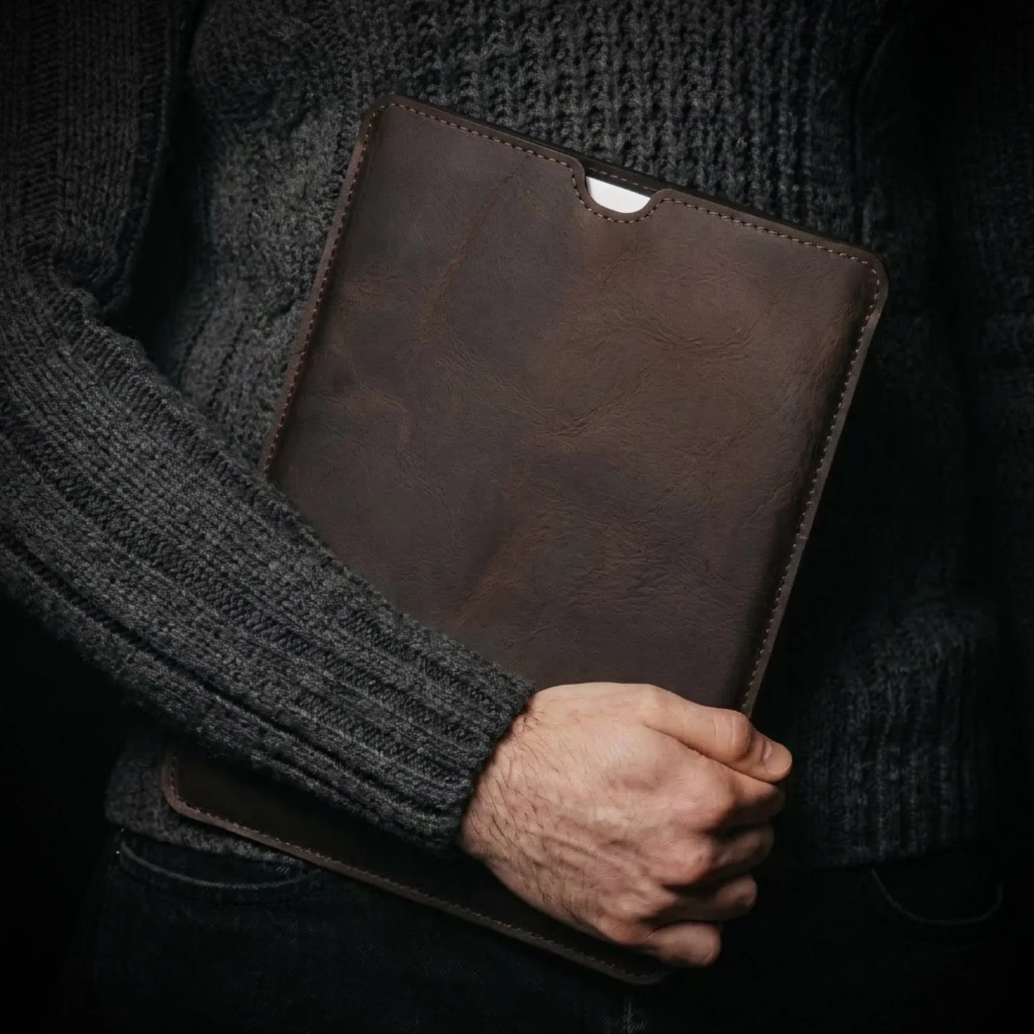 LAPTOP-SLEEVE-LEATHER-001