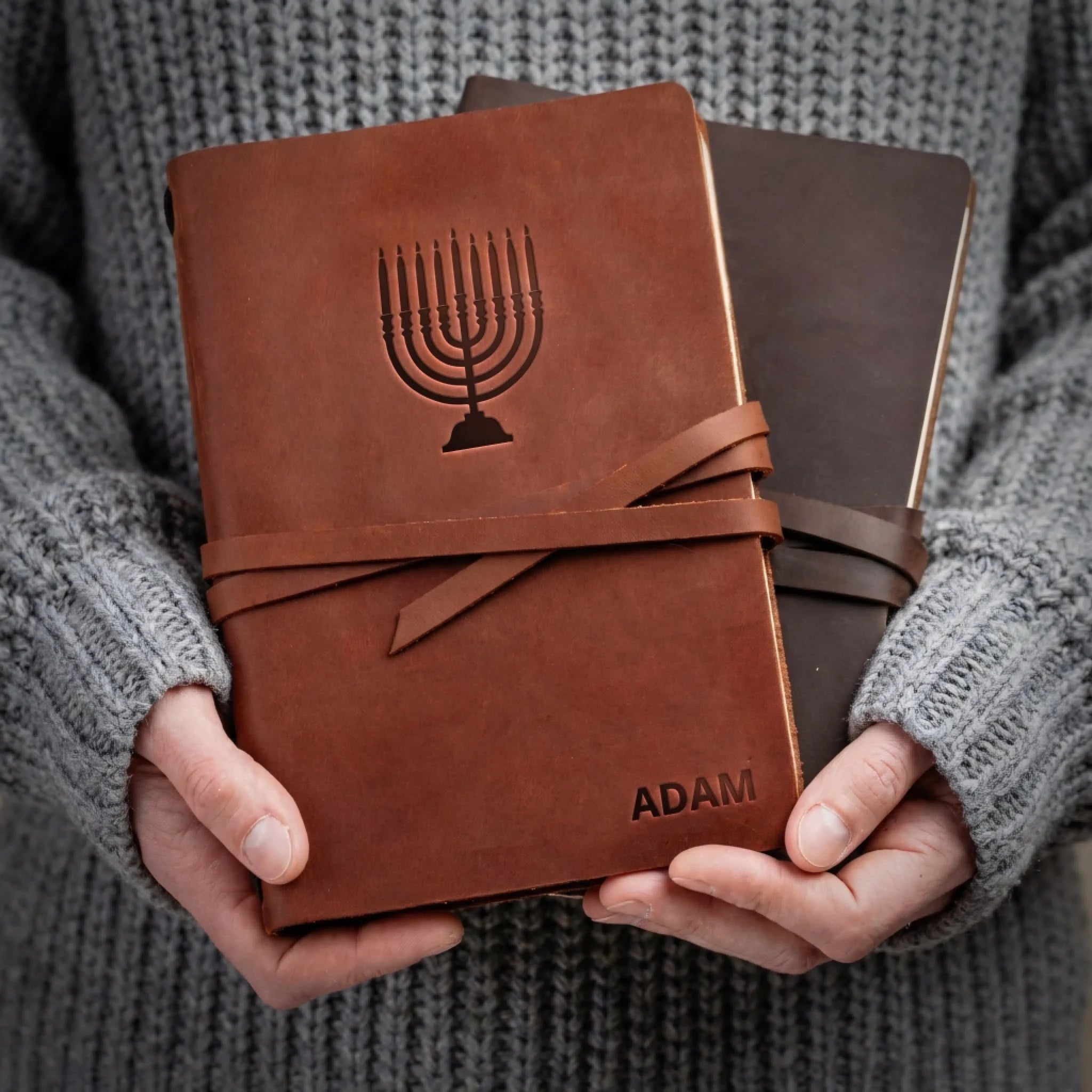LEATHER-JOURNAL-MENORA-01