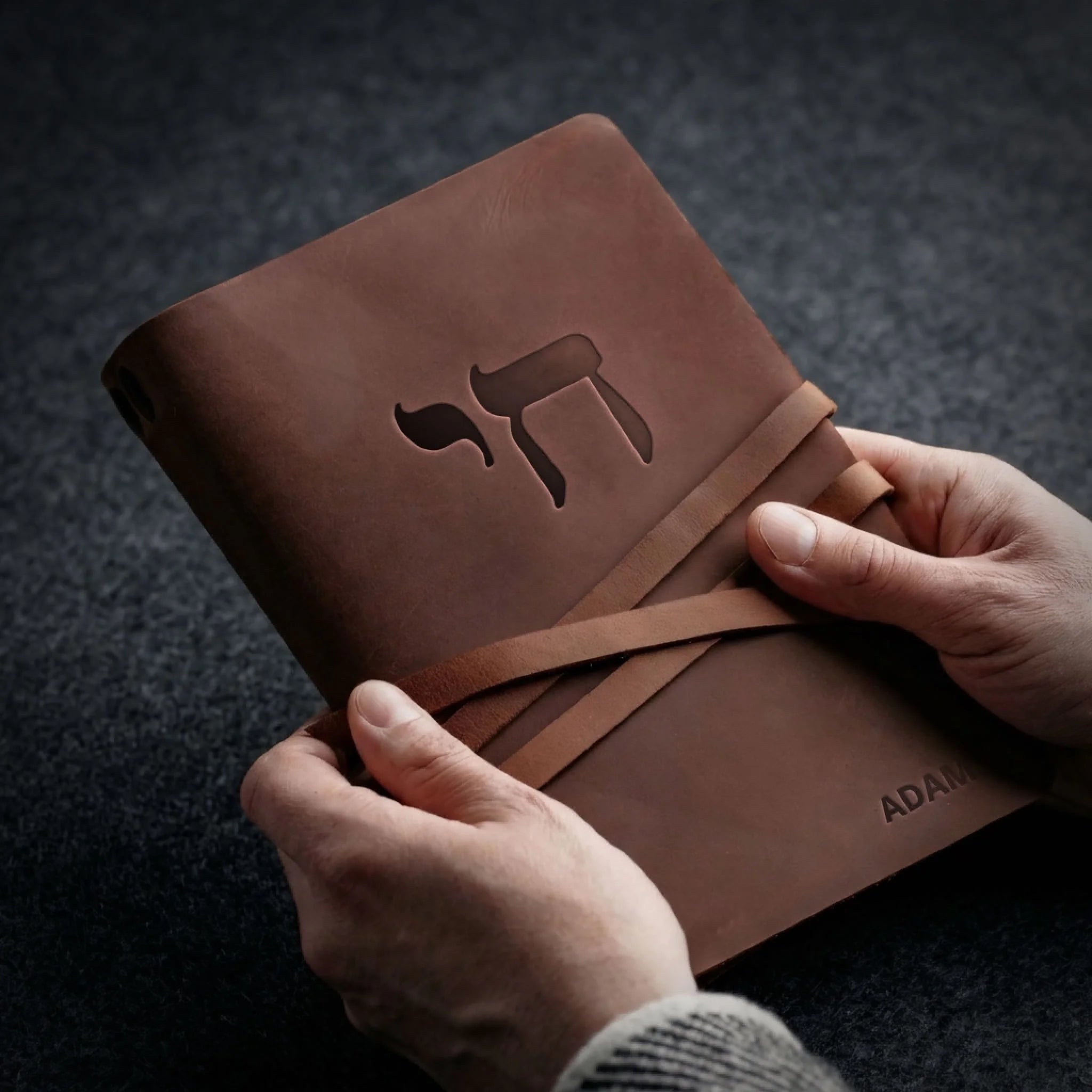 LEATHER-JOURNAL-MENORA-02